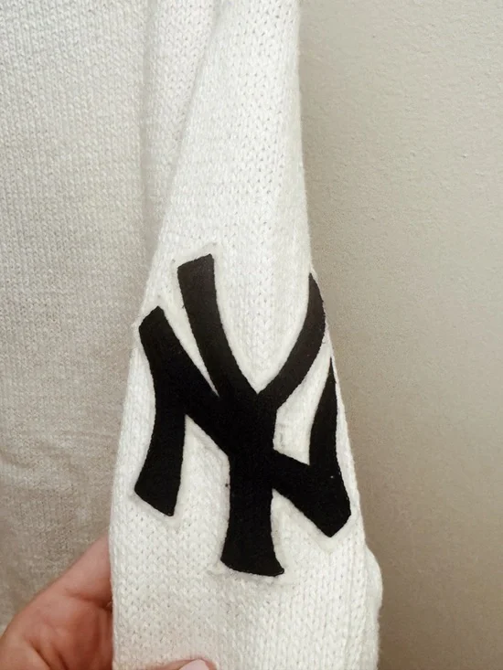 Polo Ralph Lauren Cream Baseball Bear Crewneck Sweater - Picture 5 of 6